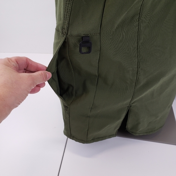 Carhartt Force Crossflex Scrub Top in basil green size 2X - Picture 7 of 12